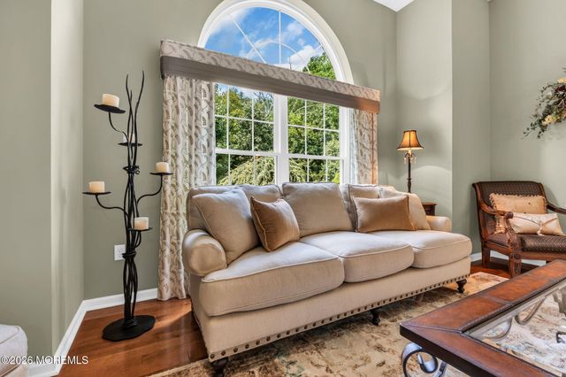 362 Meadowood Road, Jackson, NJ 08527