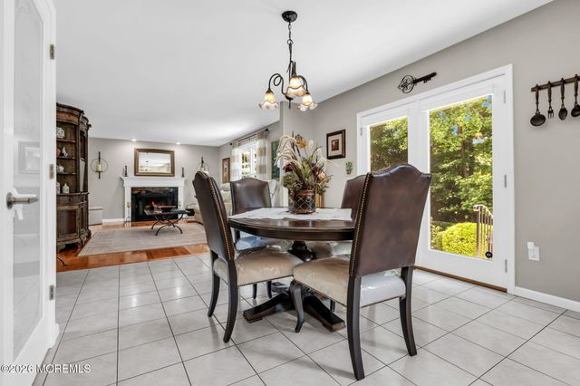 362 Meadowood Road, Jackson, NJ 08527