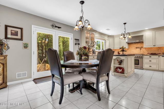 362 Meadowood Road, Jackson, NJ 08527