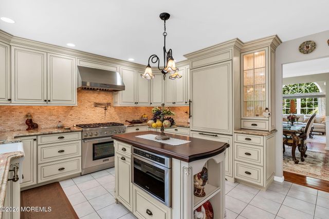 362 Meadowood Road, Jackson, NJ 08527