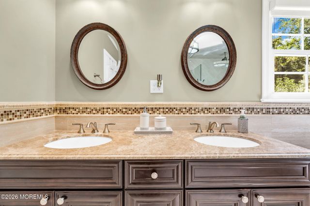362 Meadowood Road, Jackson, NJ 08527