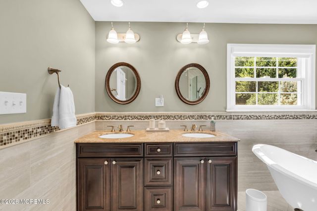 362 Meadowood Road, Jackson, NJ 08527