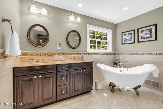 362 Meadowood Road, Jackson, NJ 08527
