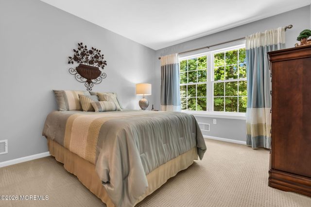 362 Meadowood Road, Jackson, NJ 08527