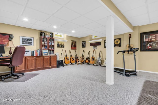 362 Meadowood Road, Jackson, NJ 08527