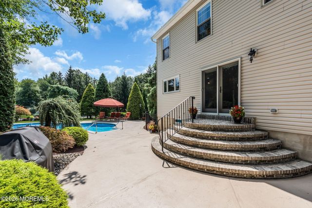 362 Meadowood Road, Jackson, NJ 08527