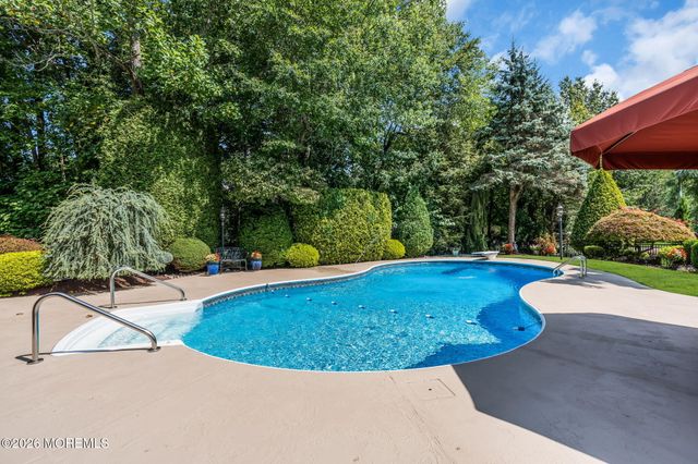 362 Meadowood Road, Jackson, NJ 08527