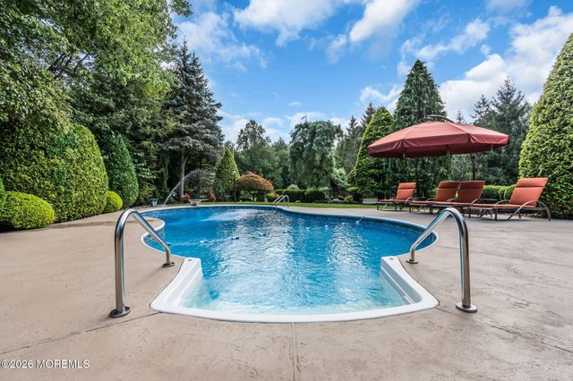 362 Meadowood Road, Jackson, NJ 08527