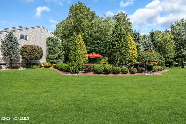 362 Meadowood Road, Jackson, NJ 08527