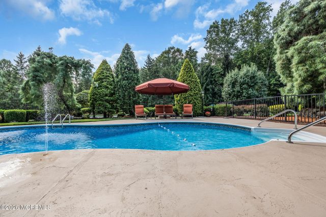 362 Meadowood Road, Jackson, NJ 08527
