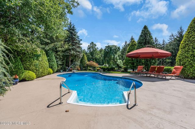 362 Meadowood Road, Jackson, NJ 08527