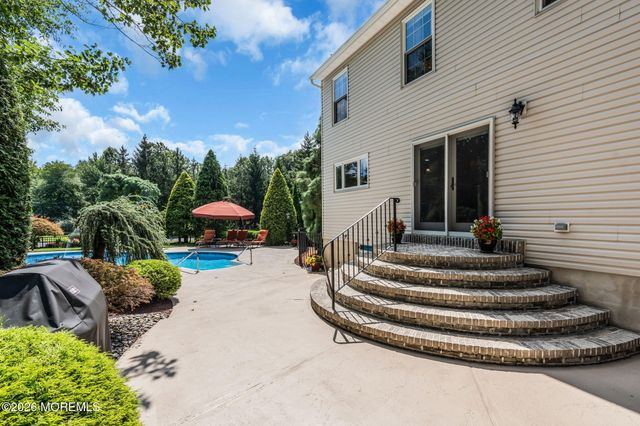 362 Meadowood Road, Jackson, NJ 08527