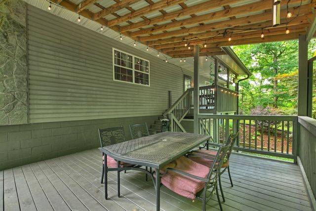 387 Ruby Lane, Mineral Bluff, GA 30559