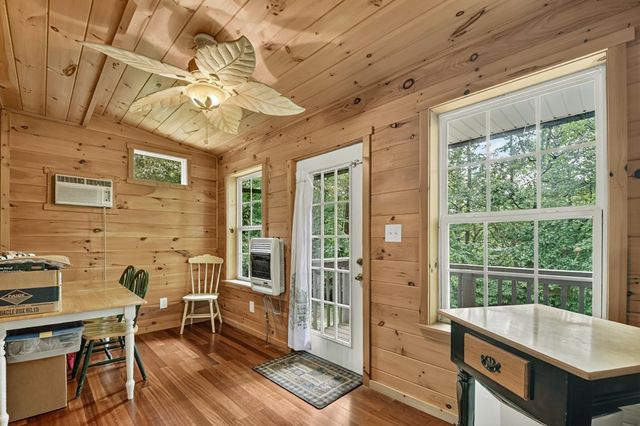 387 Ruby Lane, Mineral Bluff, GA 30559
