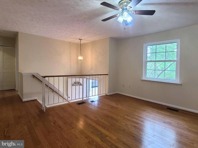 1 MARTIN ST, Stafford, VA 22556