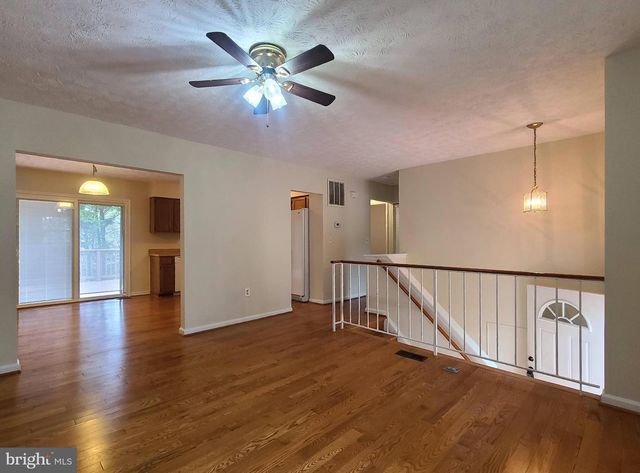 1 MARTIN ST, Stafford, VA 22556