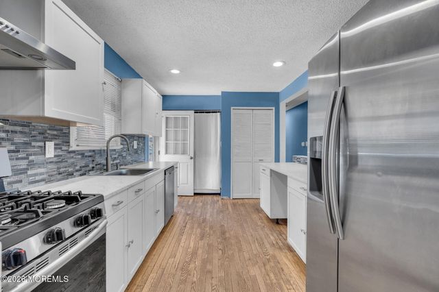 1 Castle Avenue, Jackson, NJ 08527