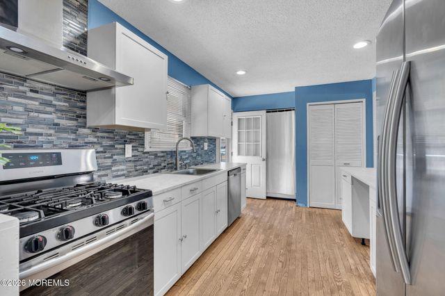 1 Castle Avenue, Jackson, NJ 08527