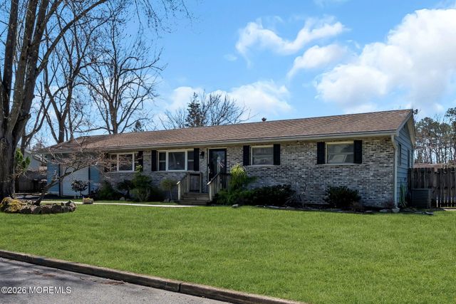 1 Castle Avenue, Jackson, NJ 08527