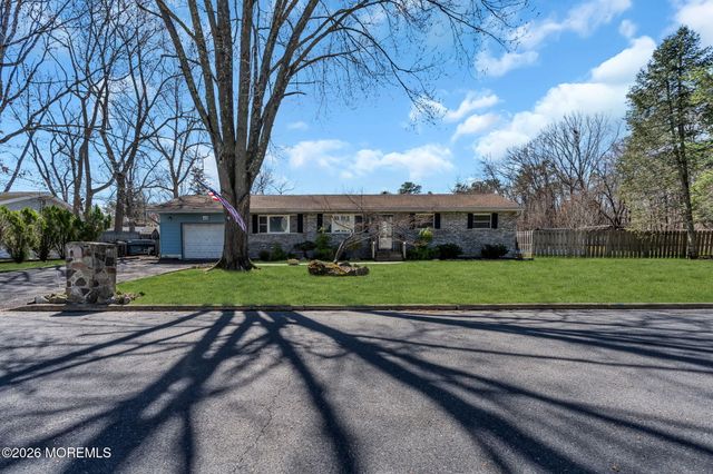 1 Castle Avenue, Jackson, NJ 08527