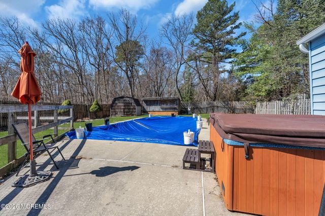 1 Castle Avenue, Jackson, NJ 08527