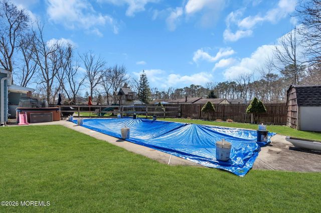 1 Castle Avenue, Jackson, NJ 08527