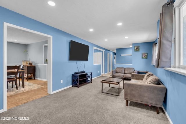 1 Castle Avenue, Jackson, NJ 08527