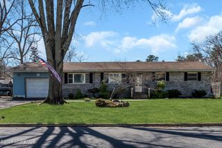 1 Castle Avenue, Jackson, NJ 08527
