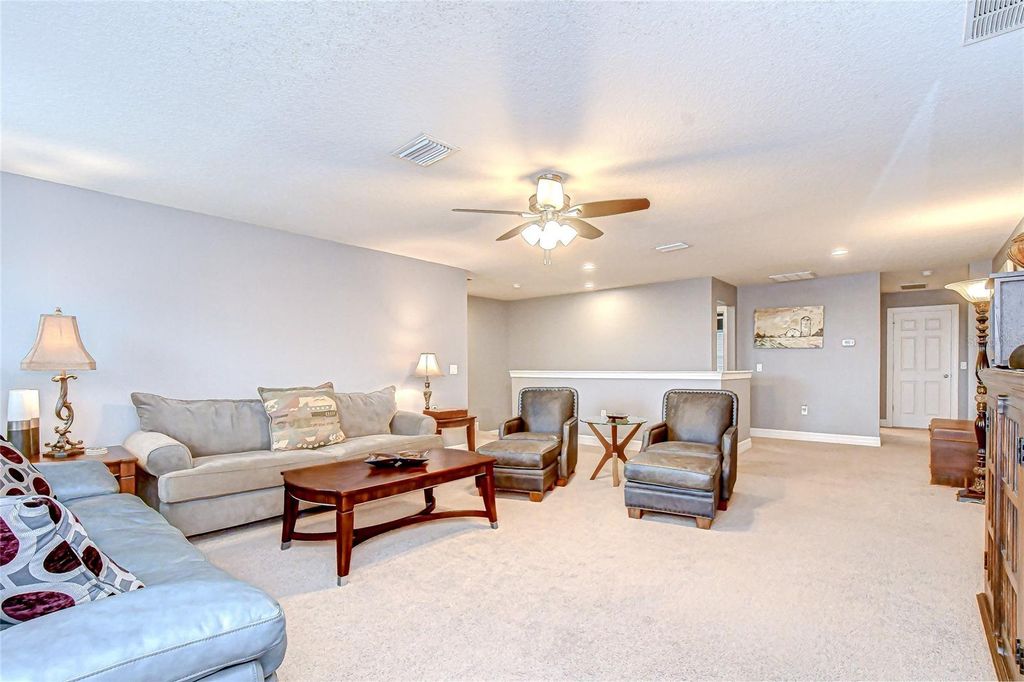 Image 18 of property listing at 1521 BANNER ELK STREET, Valrico, FL 33594