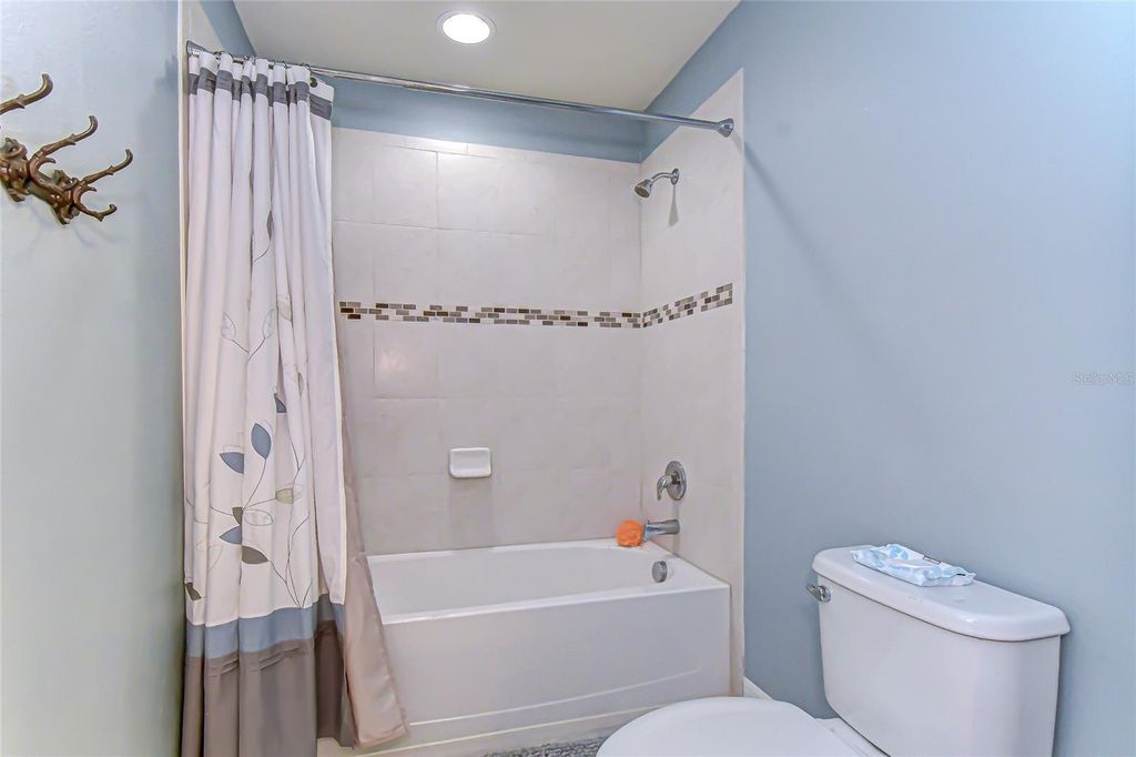 Image 25 of property listing at 1521 BANNER ELK STREET, Valrico, FL 33594