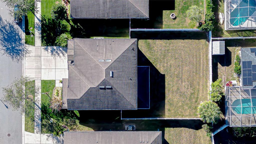 Image 33 of property listing at 1521 BANNER ELK STREET, Valrico, FL 33594