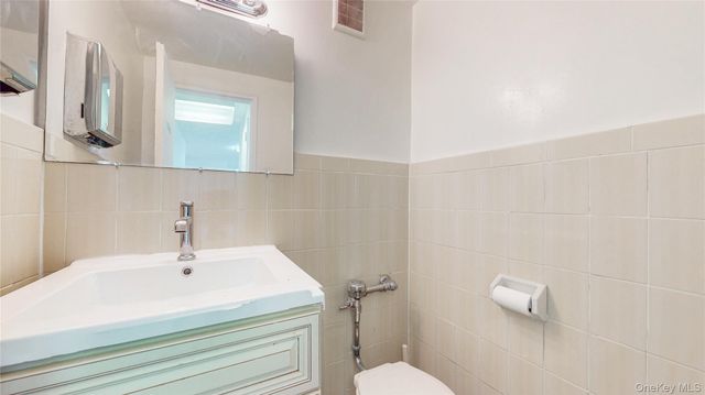 137-10 Franklin Avenue L1, Flushing, NY 11354