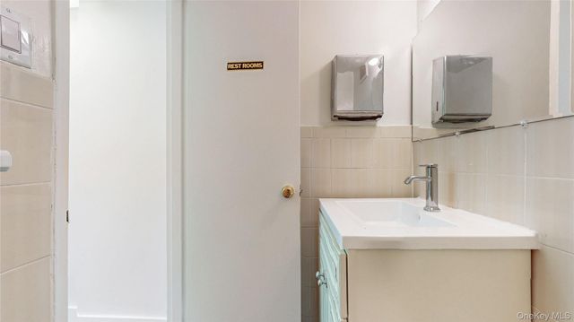 137-10 Franklin Avenue L1, Flushing, NY 11354