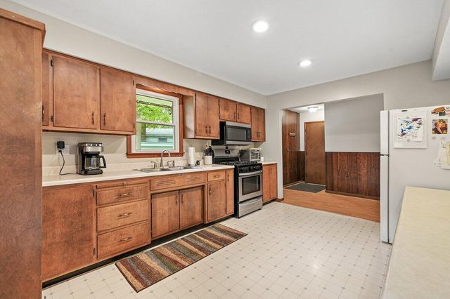 6315 Lakewood Avenue, Portage, IN 46368