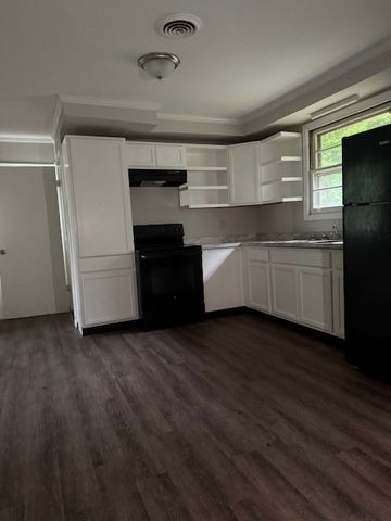 945 Richardson St, Clarksville, TN 37040