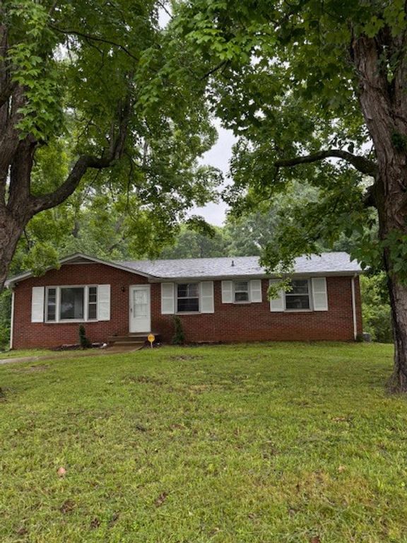 945 Richardson St, Clarksville, TN 37040