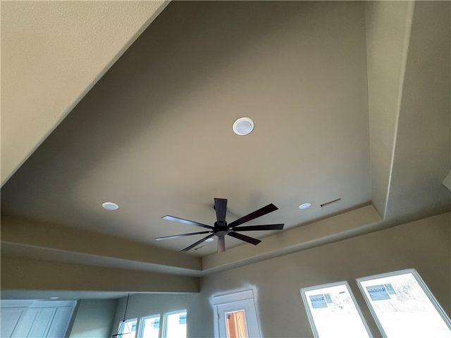 19012 Oakridge Court, Siloam Springs, AR 72761