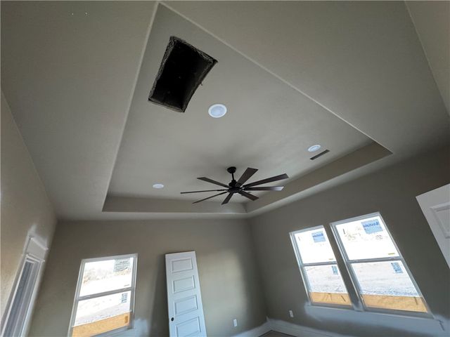 19012 Oakridge Court, Siloam Springs, AR 72761