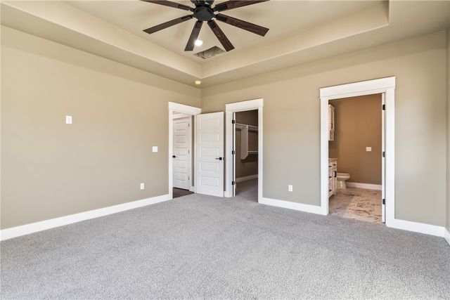 19012 Oakridge Court, Siloam Springs, AR 72761