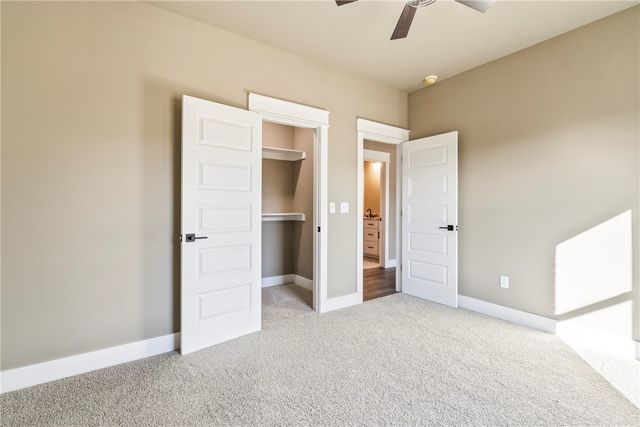 19012 Oakridge Court, Siloam Springs, AR 72761