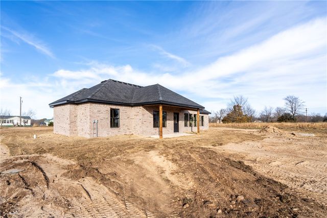 19012 Oakridge Court, Siloam Springs, AR 72761