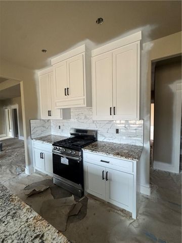 19012 Oakridge Court, Siloam Springs, AR 72761