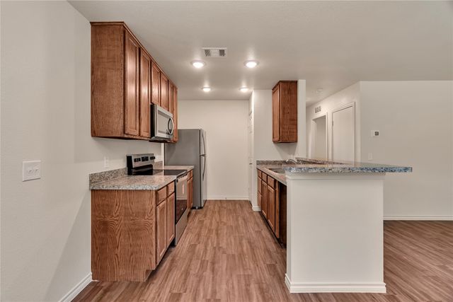 636 Crockett Drive, Cleburne, TX 76031