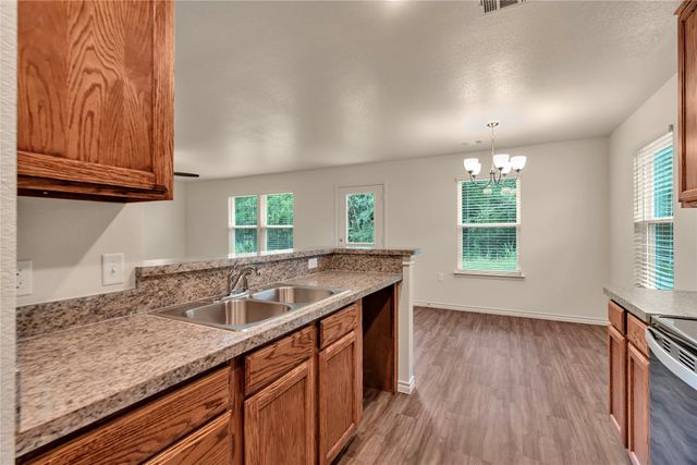 636 Crockett Drive, Cleburne, TX 76031