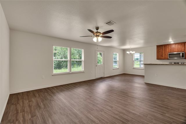 636 Crockett Drive, Cleburne, TX 76031