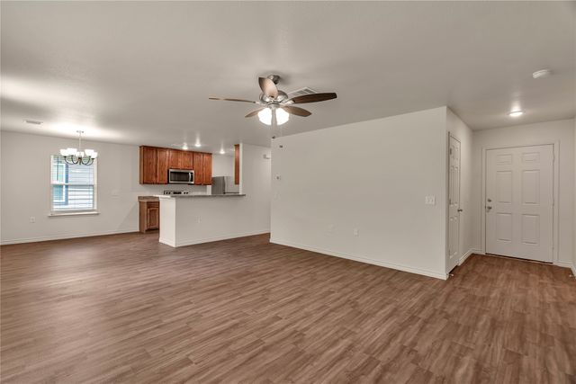 636 Crockett Drive, Cleburne, TX 76031