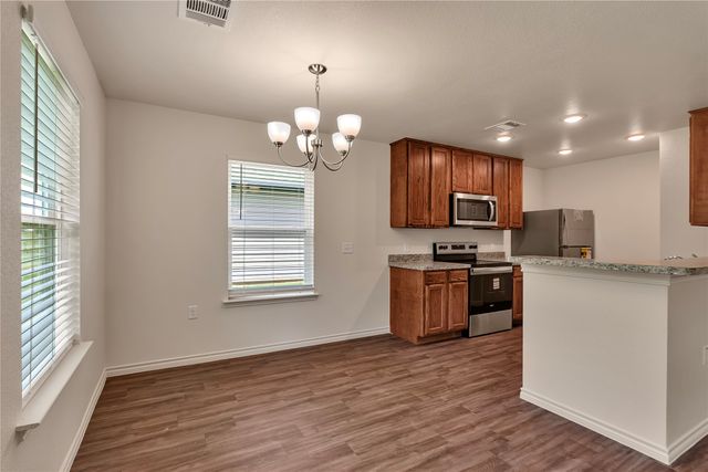 636 Crockett Drive, Cleburne, TX 76031