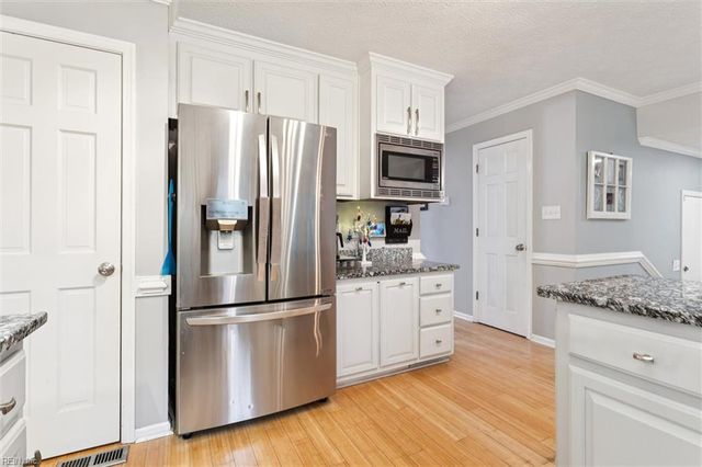 100 Elise PL, Yorktown, VA 23693