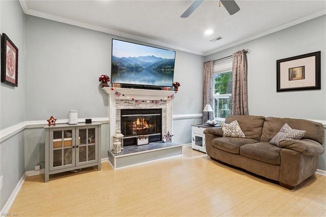 100 Elise PL, Yorktown, VA 23693