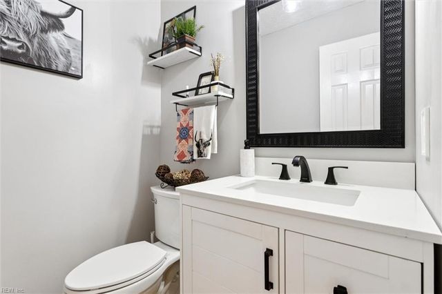 100 Elise PL, Yorktown, VA 23693